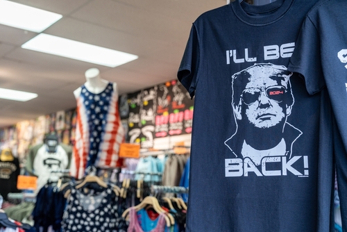 T-shirt with Donald Trump and Ill Be Back text.